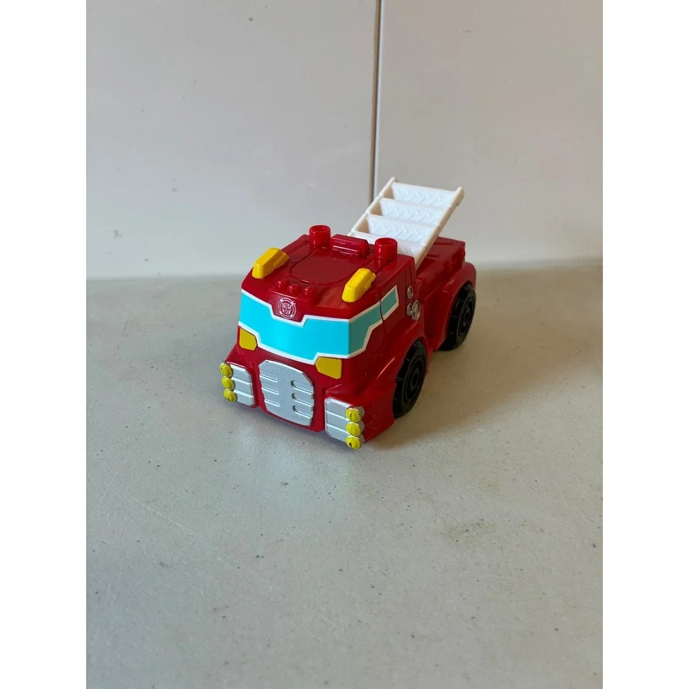 Transformers Rescue Bots Heatwave the Fire-Bot Converting Fire Truck Action Toy